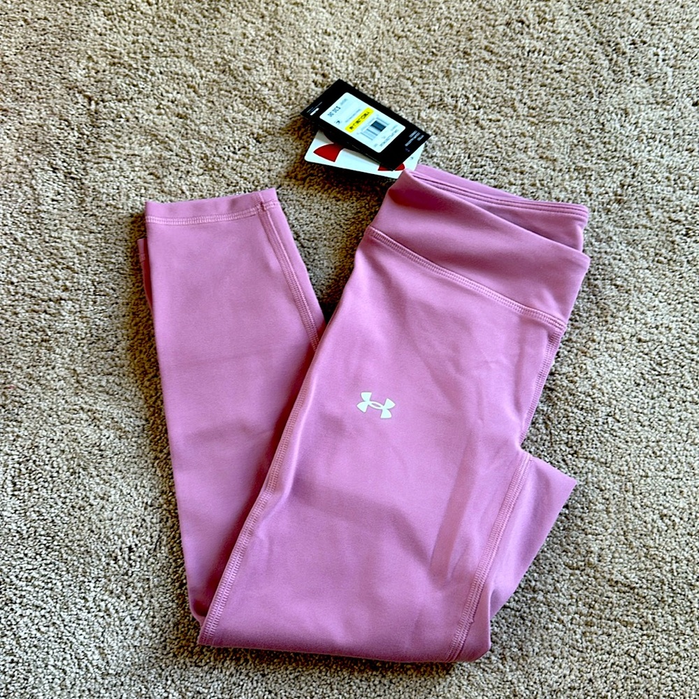 Brand new with tags girls Under Armour motion solid ankle crop